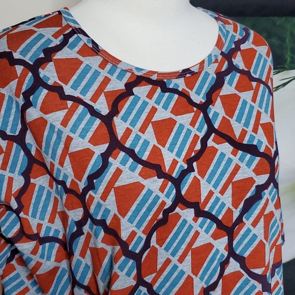NWT Lularoe Irma Short Sleeve Tunic Top - Picture 3 of 6